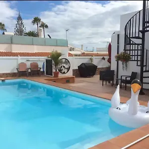 villa-bahamas-private-heated-pool-close-to-town.in-canary-islands.com/